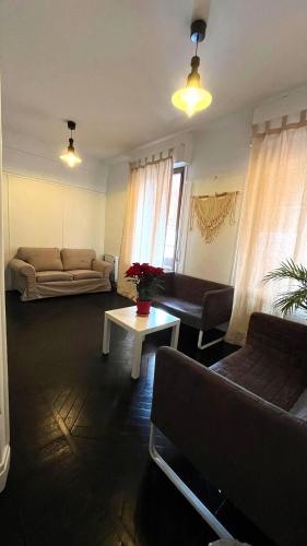 Un lugar para sentarse en HT MIRIBILLA habitaciones turísticas con baños compartidos sin ascensor