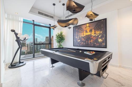 View of Ultimate Luxury Penthouse in the City Center! For Rent: 3.5-Storey ...