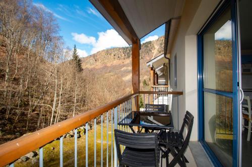 La Genette - Vue montagne parking couvert