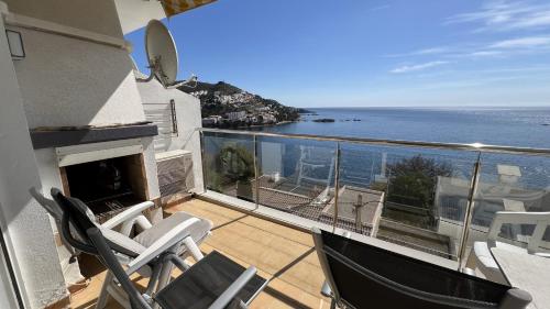 Apartamento vista mar y parking en Roses AV-27