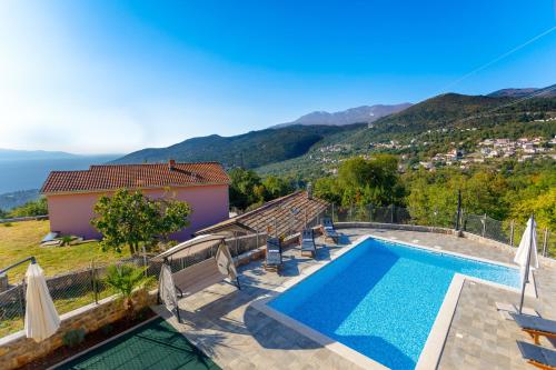 Villa Ivetta for 10 people near Opatija with sea view & children playground