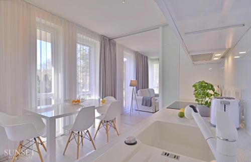 Sunset Apartments - Bałtycka 10 - plaża 550m - duży taras!