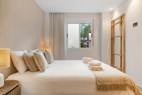 Stylish 2BR in Estepona, Walk to Beach & Old Town