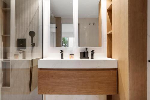 Stylish 2BR in Estepona, Walk to Beach & Old Town