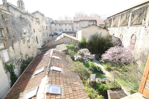 LES CARMES-Climatisation-Confort-WiFi-Hypercentre-Netflix