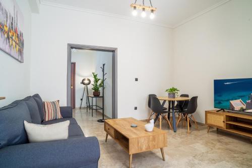 Entire, spacious, spotless apartment, in Ilioupoli, Greece