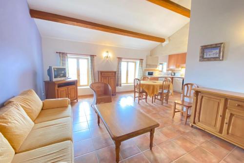 04B9 Beautiful T3 in the heart of lavender - pool