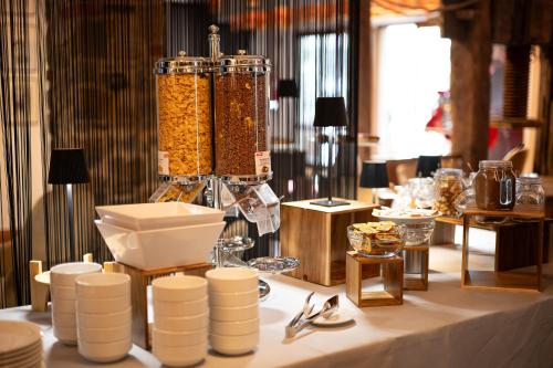 Makanan di atau berdekatan hotel