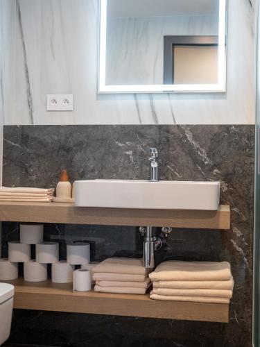 Ένα μπάνιο στο Eurovea Tower Apartment free Parking
