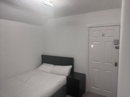 Кровать или кровати в номере Room of Bliss