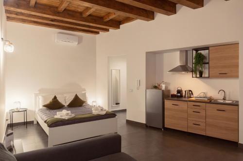 King Studio with Sofa Bed