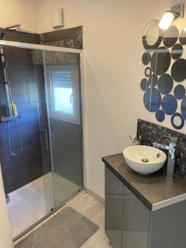 Photo de la galerie de l'établissement Villa de vacances à proximité d'Hyères, à La Crau