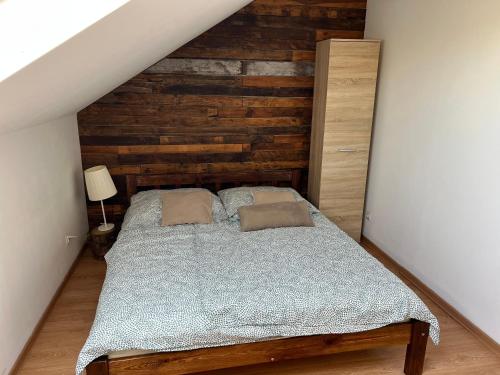 Ένα ή περισσότερα κρεβάτια σε δωμάτιο στο Village 4 double bed home