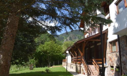 Ловна резиденция ДЛС Извора