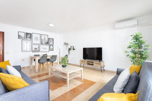 Home2Book Stylish Apt, near Los Cristianos Beach