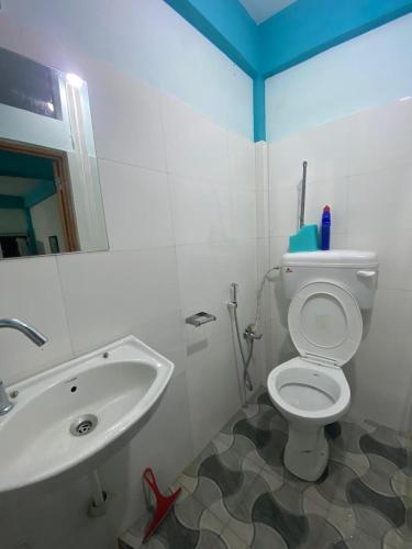 Bilik mandi di Admire Home Stay ShnongPdeng