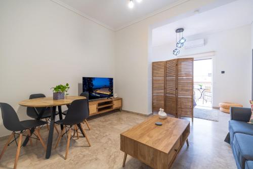 Entire, spacious, spotless apartment, in Ilioupoli, Greece