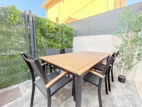 Charmant studio avec parking terrasse et proche de la plage