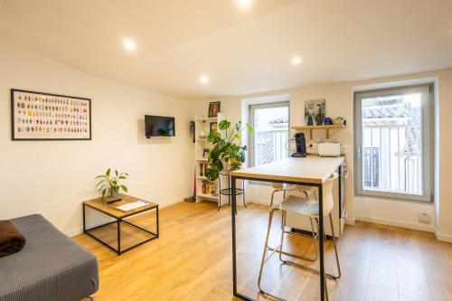 Calisson Appartement lumineux et cosy près des plages