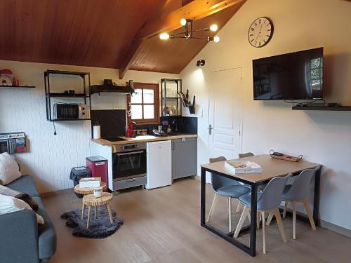 Nhà bếp/bếp nhỏ tại Le chalet à la campagne !