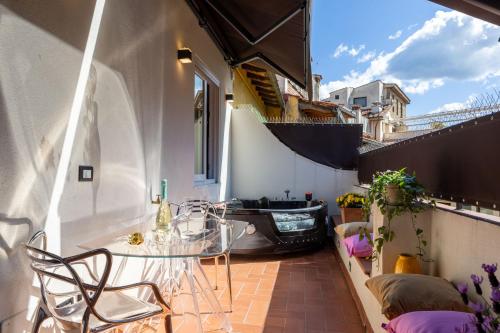 Ponte Vecchio Terrace Suite with Jacuzzi