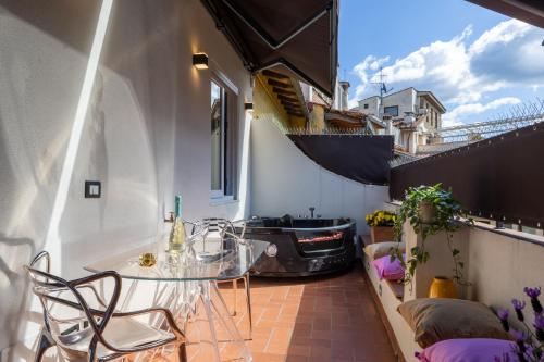Ponte Vecchio Terrace Suite with Jacuzzi