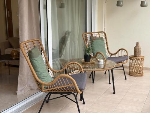 Acropolis Calm Escape-Central 2 min from the metro