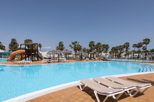 Home2Book Sunny Terrace & Pool Apt in Corralejo