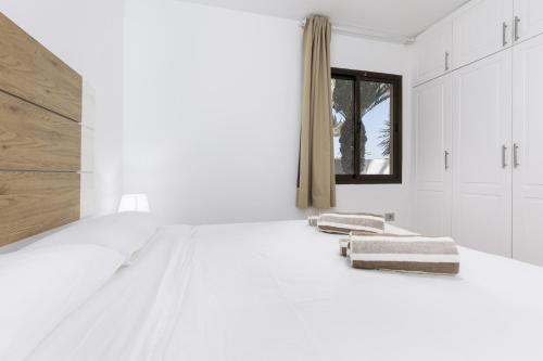 Home2Book Sunny Terrace & Pool Apt in Corralejo