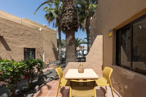 Home2Book Sunny Terrace & Pool Apt in Corralejo