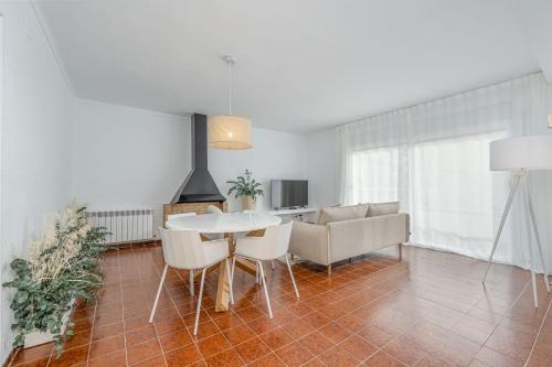 Milenial Immo - Llotja Apartamento en pleno centro de Roses, playa y paseo marítimo a 100 m