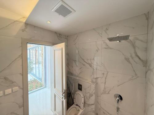 Ένα μπάνιο στο منتجع عسيب نجد