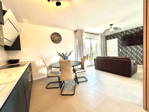 2 Rooms Villeneuve-Loubet