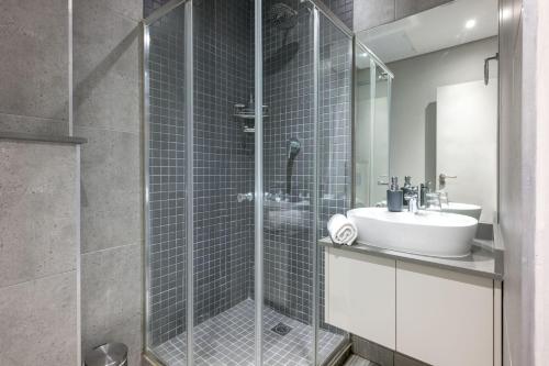 Et badeværelse på 603 2SIX2 Florida Road