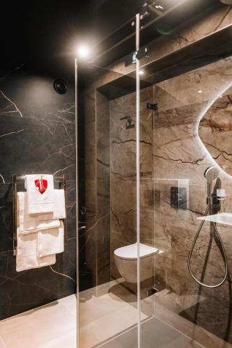 Koupelna v ubytování Hotel Jakobwirt Westendorf