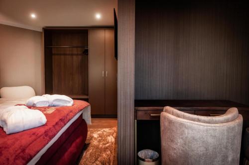 Postel nebo postele na pokoji v ubytování Hotel Jakobwirt Westendorf