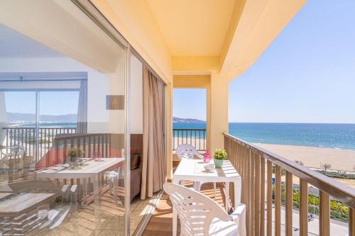 Basic Comfort Apartamento Canigo 0030 con vista al mar