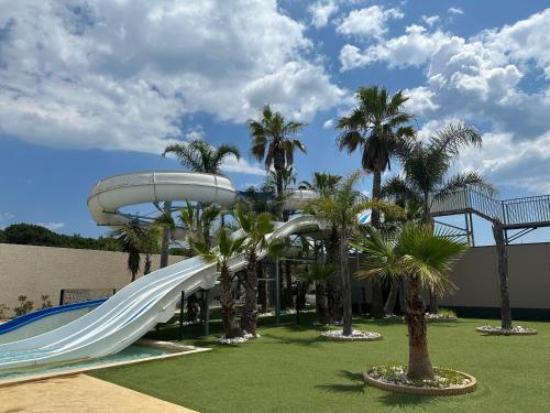 Maison 3ch piscine bord de mer village vacances