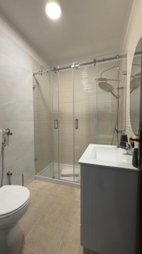 Sardine Holidays I com varanda e vista mar