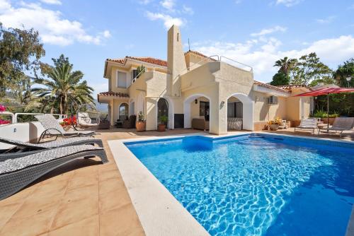 Luxury Living in Marbella Exclusive Villa RDR491