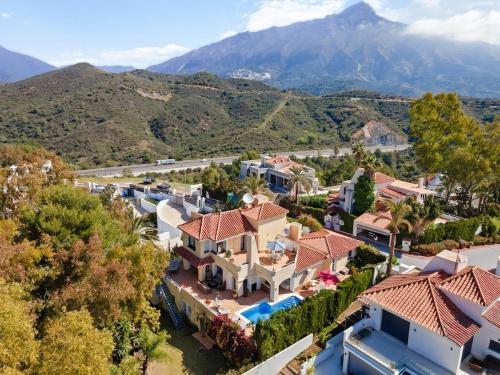 Luxury Living in Marbella Exclusive Villa RDR491