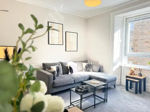 Elegant City Centre Apartment photo 1