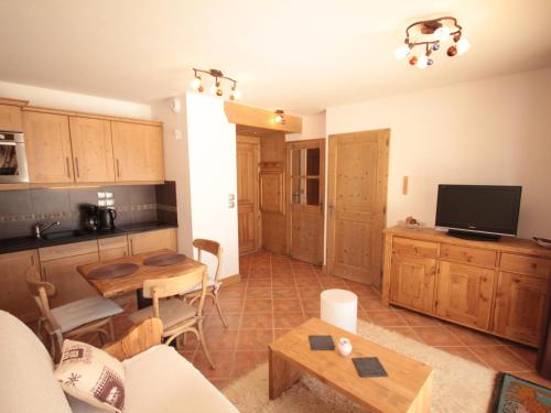 Superbe 2 pièces neuf avec piscine, parking couvert et Wi-Fi - FR-1-293-244