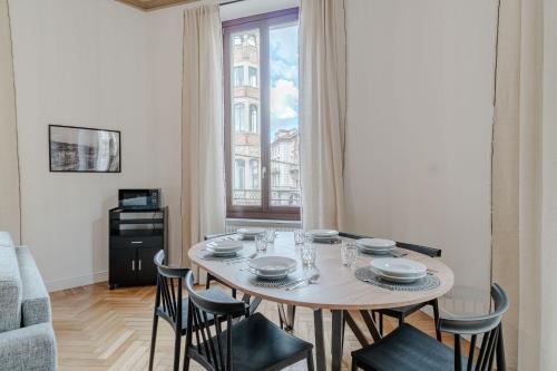 Piazza C Apartment - 2 Bedrooms & 2 Bathrooms photo 13