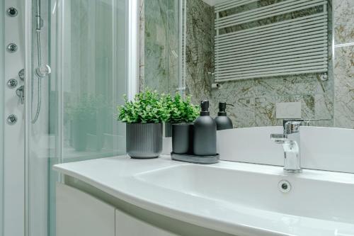 Piazza C Apartment - 2 Bedrooms & 2 Bathrooms photo 39