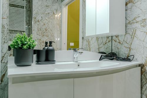 Piazza C Apartment - 2 Bedrooms & 2 Bathrooms photo 40