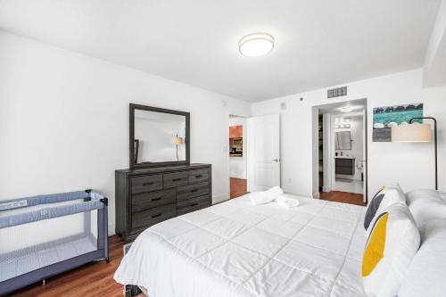 Exclusive 1BR Apartment on 35th floor photo 17