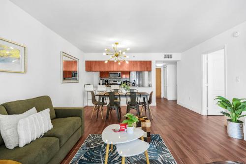 Exclusive 1BR Apartment on 35th floor photo 15