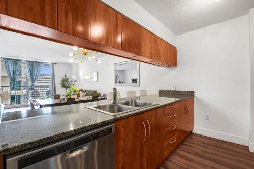 Exclusive 1BR Apartment on 35th floor photo 21