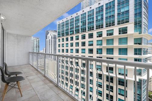Exclusive 1BR Apartment on 35th floor photo 30